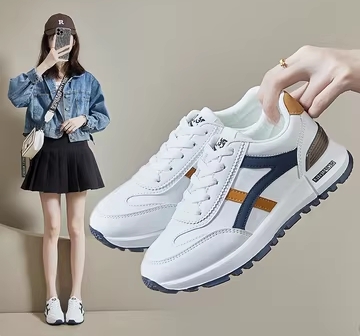 Sports shoes and boots with uppers made of textile materials